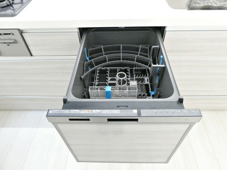 同仕様写真（内観） 【施工例】食器洗浄乾燥機は時間のかかる食器洗いを楽にしてくれる上に水道代も安くなるスグレモノ