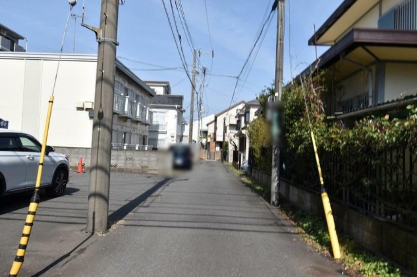 現況写真 周辺は住宅が建ち並ぶ閑静な住宅街です。