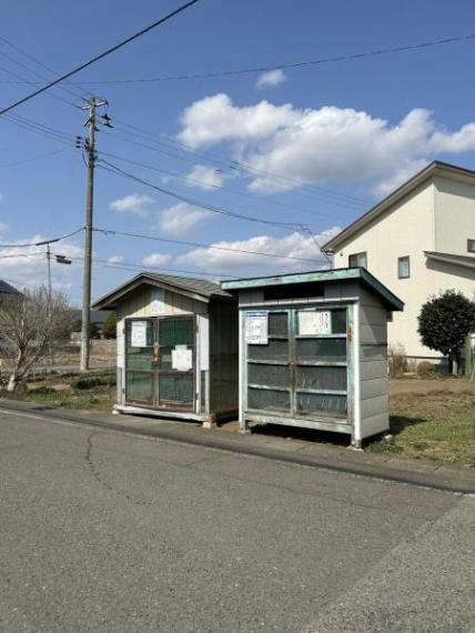 ゴミ捨て場までは約150m、徒歩2分の距離です。