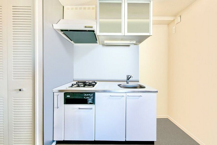 キッチン※画像はCGにより家具等の削除、床・壁紙等を加工した空室イメージです。