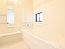 浴室 1号棟　浴室　白を基調とした清潔感あふれるバスルームです。【日野市大字川辺堀之内】