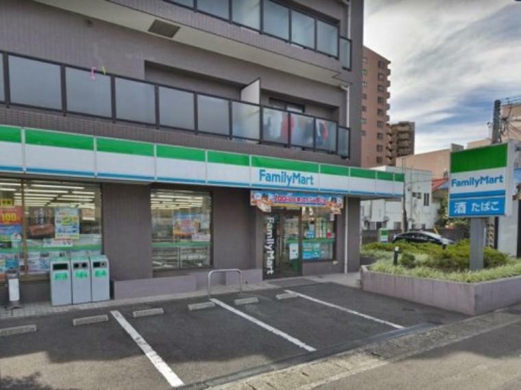 コンビニ 【コンビニエンスストア】ファミリーマート 相模原淵野辺三丁目店まで151m