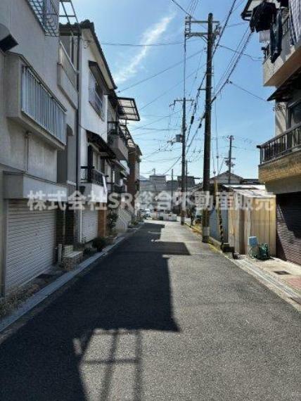 現況写真 前面道路含む現地写真です