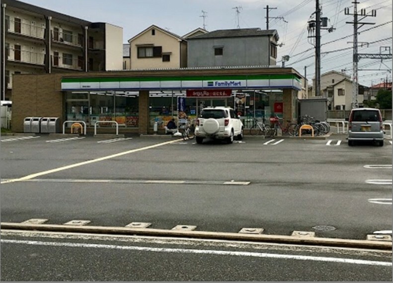 コンビニ ファミリーマート 摂津庄屋店