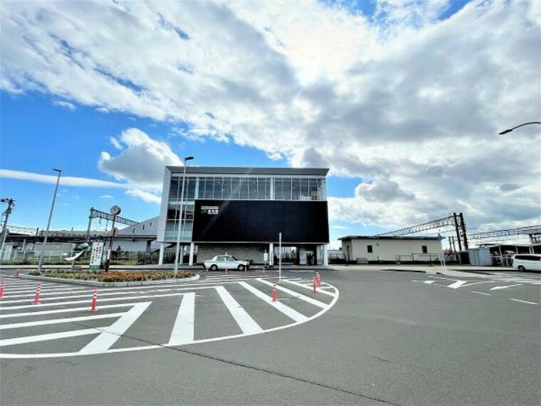 JR東北本線　「岩切駅」　約450m