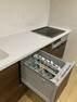 キッチン 食洗器とIHヒーター3口コンロのシステムキッチンが新しく設置されました。