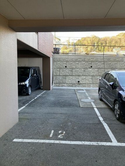 駐車場2台借りれます。