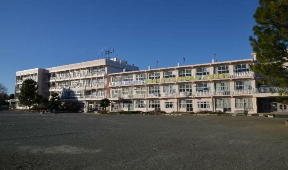 小学校 【小学校】桶川市立加納小学校まで480m