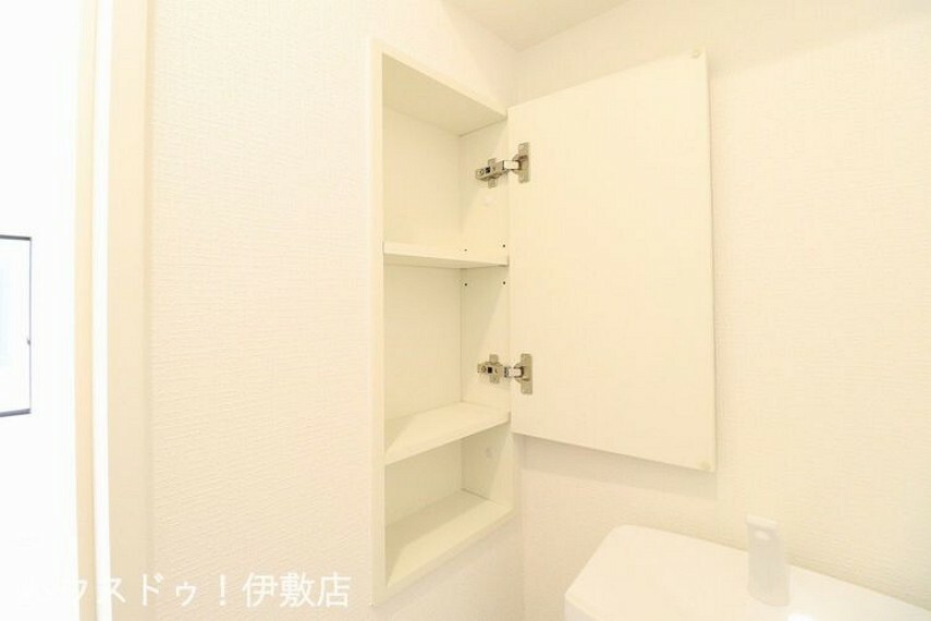 収納 【トイレ内収納】扉付きで、生活感を出さずに収納可能！