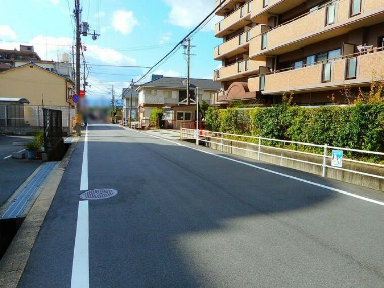 現況写真 前面道路含む現地写真