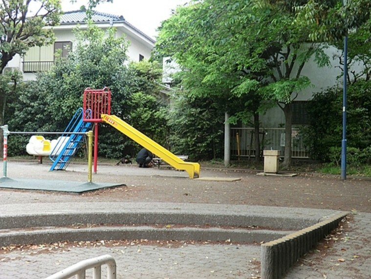 公園 和泉中央児童遊園　距離約140m