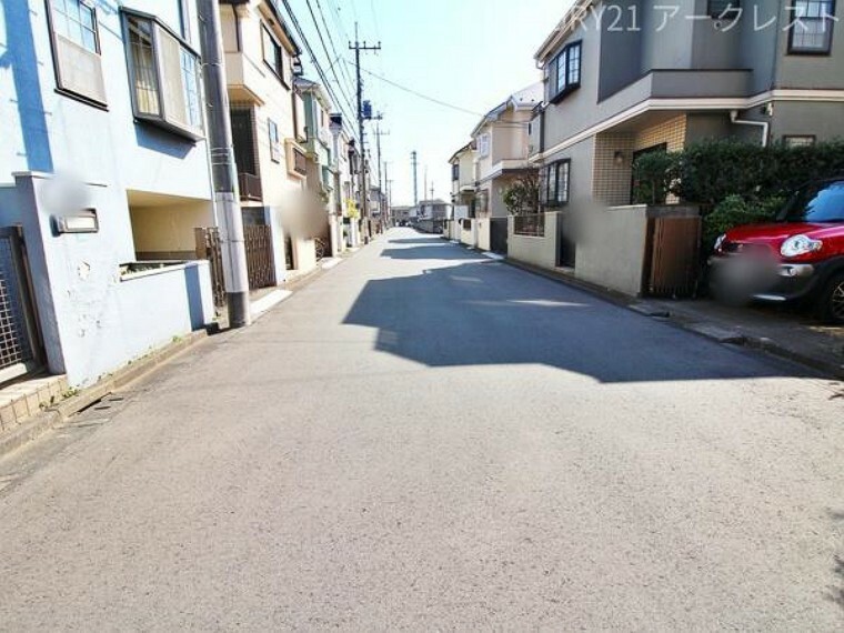 前面道路6メートルあり<BR/>～お車の出し入れも落ち着いてできる、ゆったりとした環境です。現地にて是非環境をお確かめください。