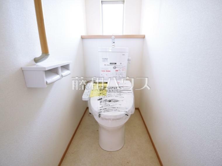 G号棟　温水洗浄機能付きトイレ　【府中市日新町4丁目】  温水洗浄機能付きトイレで清潔にご使用いただけます。　