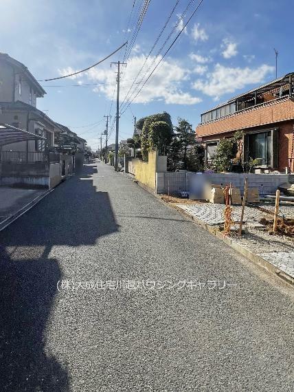 現況写真 前面道路は5mございます。　2号棟:現地写真2024.3.18撮影