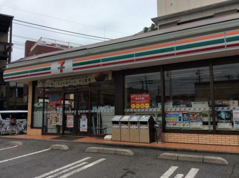 コンビニ 【コンビニエンスストア】セブンイレブン 川越東田町店まで472m