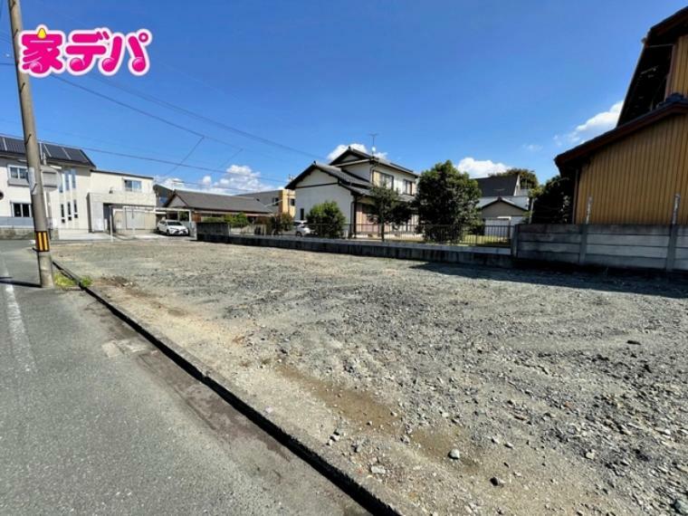 現況写真 【3号地】建築プランを立てやすい整形地です！建築条件のない更地引渡しで、ご希望に沿った住まいづくりができます！ご見学、ご相談は「家デパ」へ！