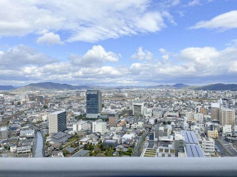 眺望 25階ならではの眺望です。 岡山市内が見えますね。