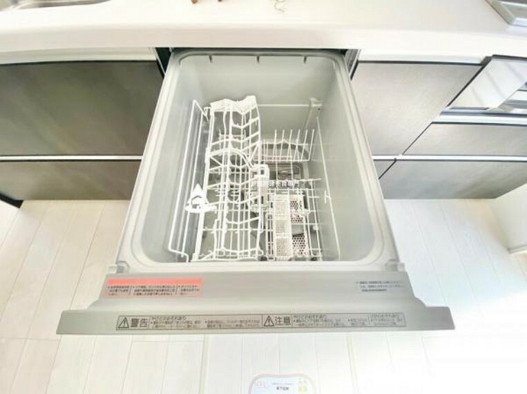 キッチン 食器洗い乾燥機です。家事の時短に繋がります。