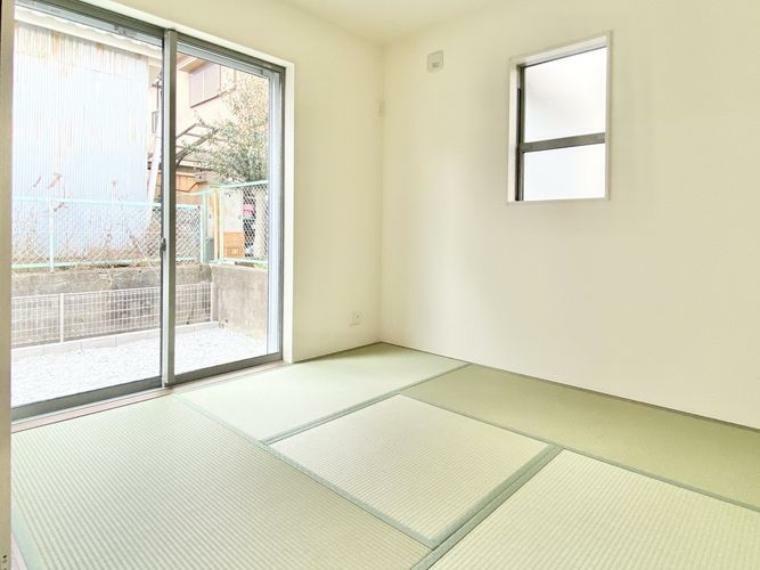 和室 い草香る畳スペースは、使い方色々！客室やお布団で寝るときにぴったりの空間ですね。