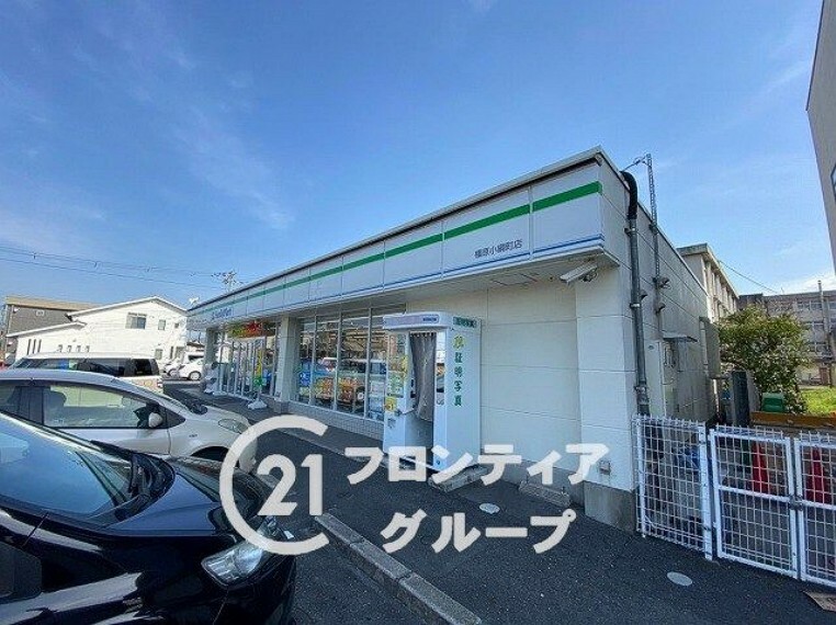 コンビニ コンビニ ファミリーマート　橿原小綱町店