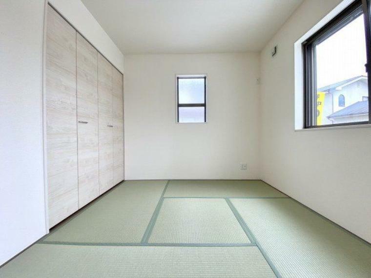 寝室 い草香る畳スペースは、使い方色々！客室やお布団で寝るときにぴったりの空間ですね。