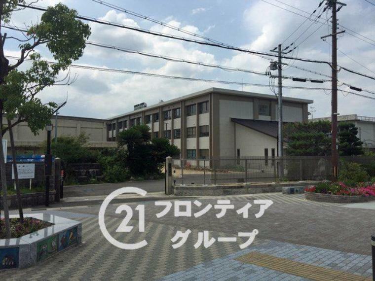 小学校 木津川市立棚倉小学校 徒歩24分。