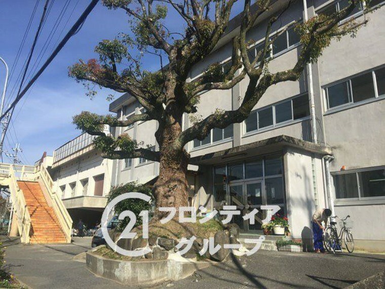 小学校 徒歩9分。奈良市立富雄北小学校