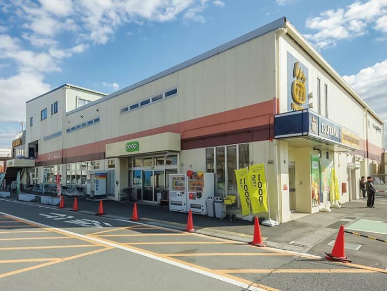 スーパー みらいコープ高階店（徒歩7分。広々とした駐車場がございます。）