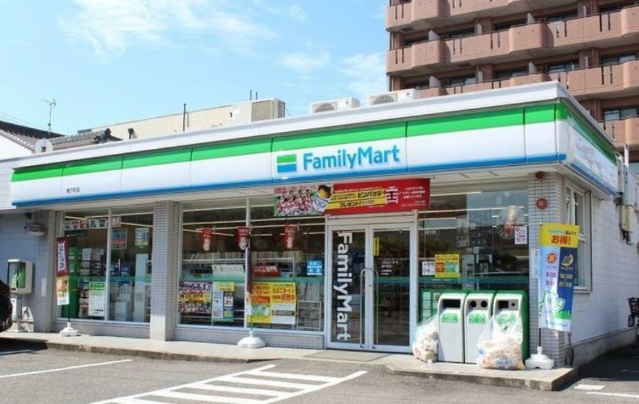 コンビニ ファミリーマート柵下店