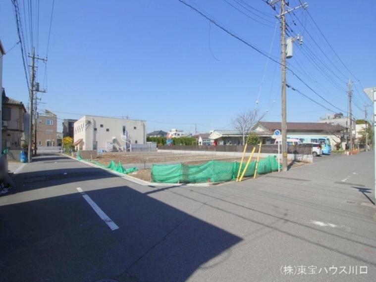 現況写真 前面道路含む現地