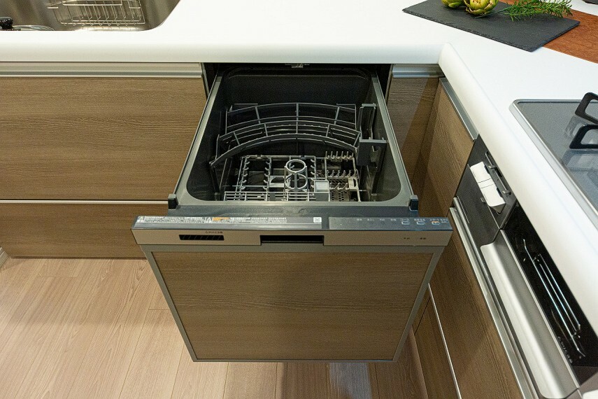 食器洗い乾燥機付きのシステムキッチン