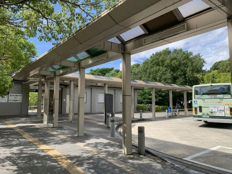 国際会館駅（京都地下鉄 烏丸線） 京都駅まで10駅　乗車約20分　駐輪場有（有料）