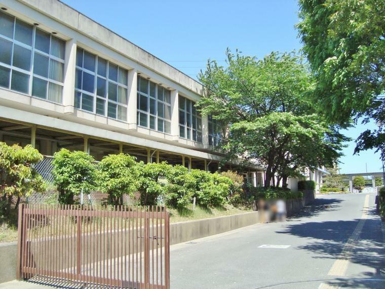 小学校 蟹江町立学戸小学校