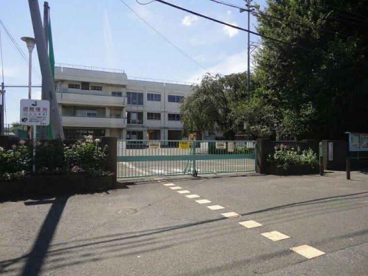 小学校 小山小学校まで約350m