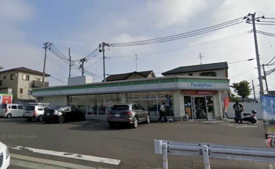 コンビニ ファミリーマート安養寺2丁目店