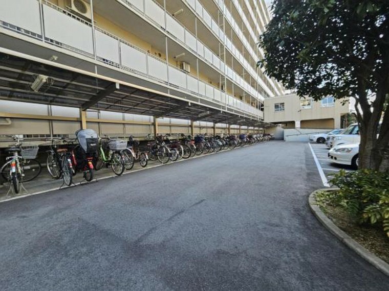 現況写真 整理された駐輪場で自転車の出し入れもらくらく！