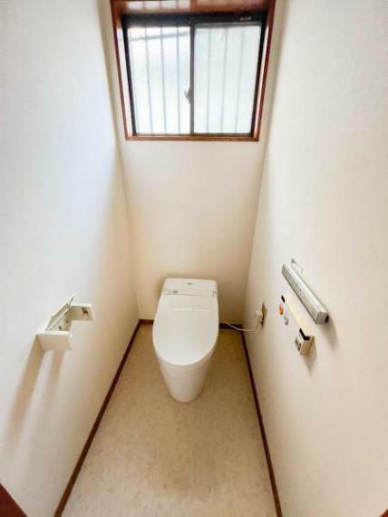 【現況　1階　トイレ】トイレは数年前にリフォームされており、綺麗な状態です。
