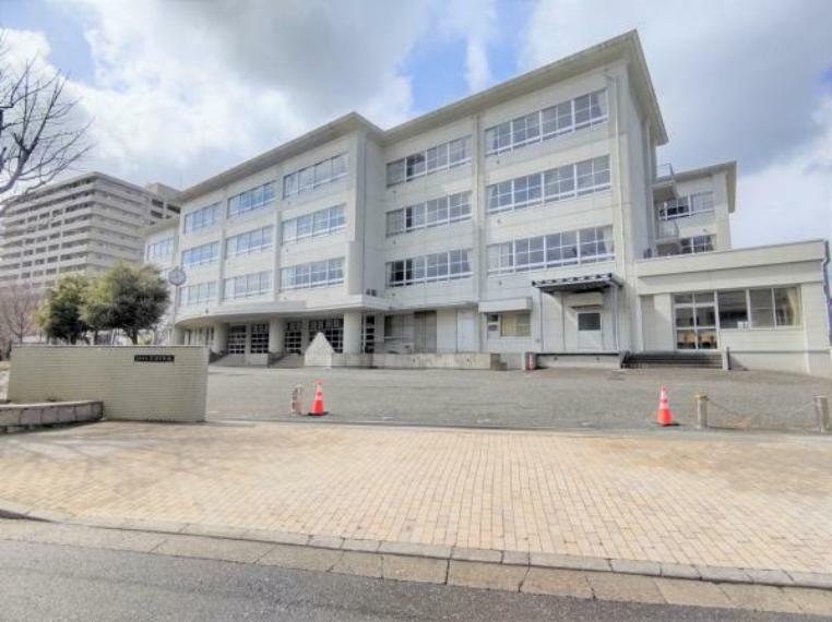 中学校 【周辺環境】新潟市立宮浦中学校まで約400m（徒歩5分）です。
