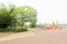 公園 【海老名運動公園】　遊具も大きくて広めに配置されていて、レベルもいろいろで小学生くらいまでそれぞれ楽しめます。駐車場も広め＆無料です。