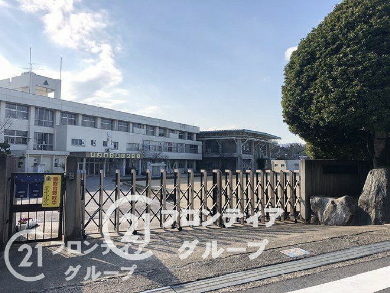 小学校 上牧町立上牧第二小学校 徒歩13分。