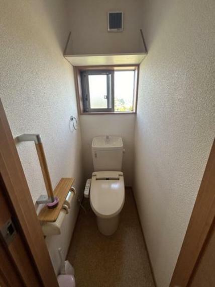 2階トイレ_1階と箇所にトイレがあります。
