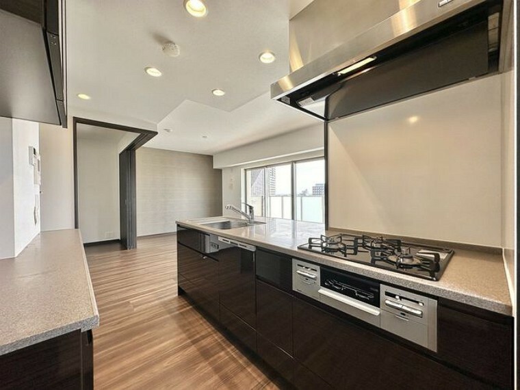 キッチン 料理をしながら、10Fからの景色を眺められる開放的なデザインになっています。