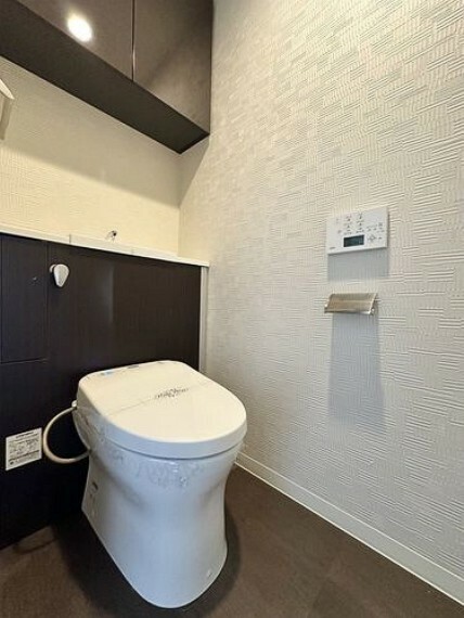 トイレ トイレも高級感溢れるデザインになっております。