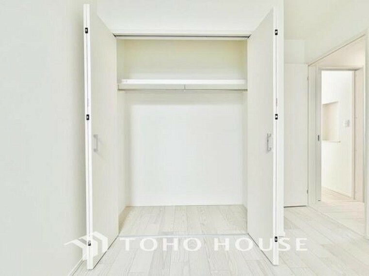 収納 「収納」全ての居室にクローゼットを完備しております。収納スペースを豊富に設けることで、居住空間を広々とご使用頂けます。