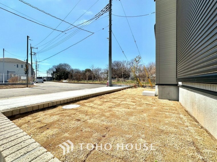 庭 日当たりも良く、家庭菜園や植栽を育てるのに適したお庭はこれからの生活に緑という癒しを与えてくれます。