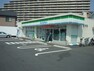 コンビニ ファミリーマート金森町田街道店