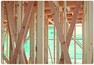 構造・工法・仕様 強い耐震性・耐久性！「木造軸組み工法」は住宅の骨格を木の軸で造る工法で、1000年以上にわたり、改良・発達を繰り返してきました。接合部には補強金物取り付けなど、強い耐震性・耐久性を発揮しています。