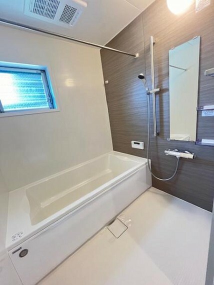 浴室 浴室乾燥機付きのバスルームです！