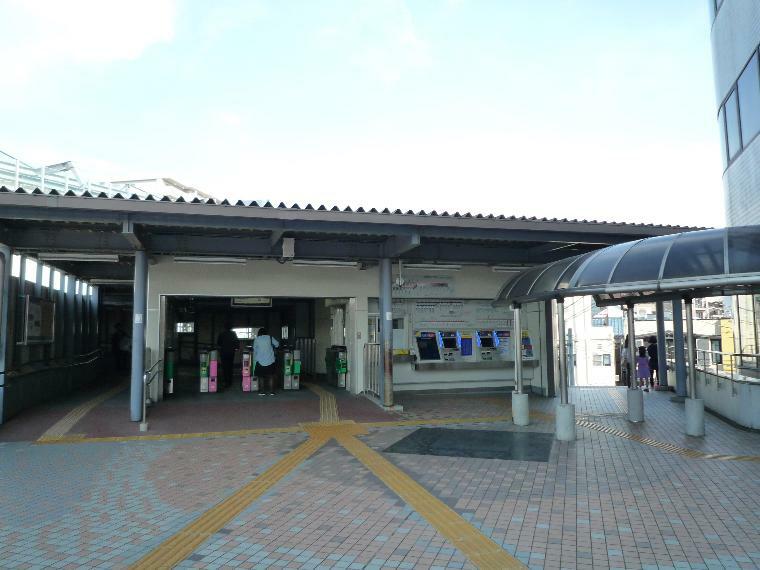 星川駅（横浜駅までの所要時間は快速乗車で約4分。横浜中心部へのアクセスも良好です。保土ヶ谷区役所の最寄り駅です。）