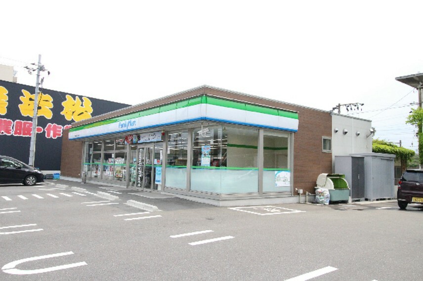 コンビニ ファミリーマート 下関大和町一丁目店